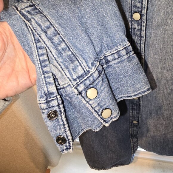 ๐Gap 1969 Western Denim Shirt - Classic Light Wash - XL Tall - Picture 9 of 10